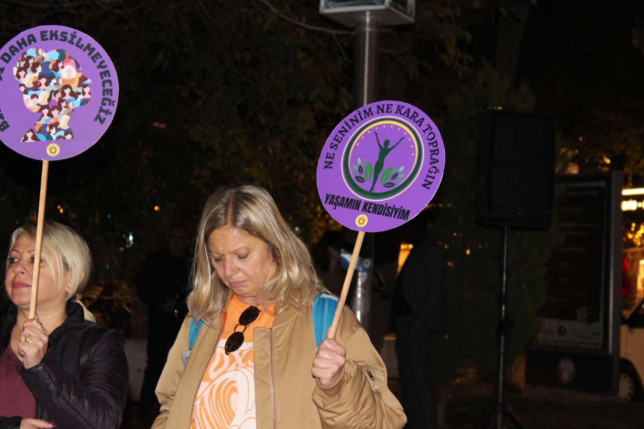 Menteşe Kadın Platformu, 25 Kasım’da Sokakları Doldurdu: “Dünya Yerinden Oynar, Kadınlar Özgür Olsa!” 25